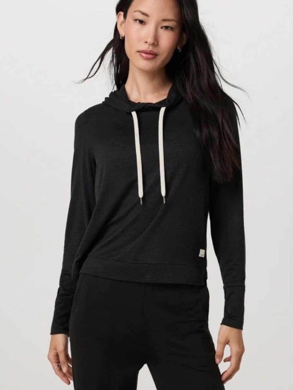 Vuori Women's Halo Essential Hoodie Small Casual Capsule active relaxed Black